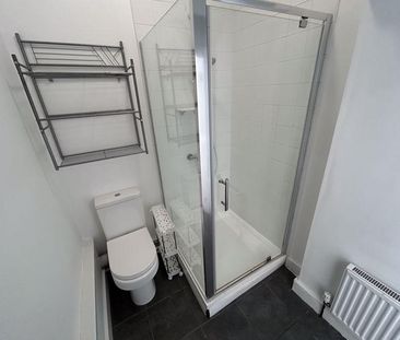 1 bedroom in a house share to rent - Photo 6
