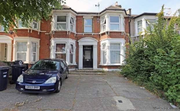 1 bedroom property to rent in Ilford - Photo 1