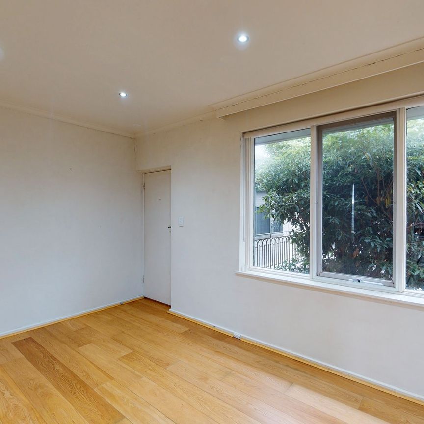 FANTASTIC LOCATION! - Photo 1