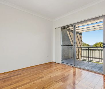 Immaculate and Contemporary 4 Bedroom Townhouse - Photo 3