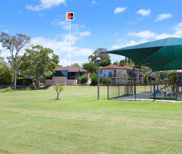 STUNNING MODERN HOME IN ASHMORE - Photo 6