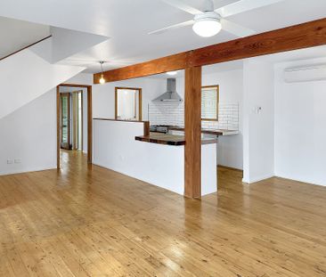 CHARMING 3 BEDROOM COTTAGE - Photo 3