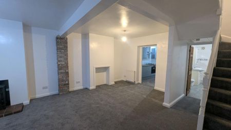 3 bedroom terraced house to rent - Photo 4