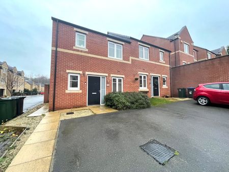 3 bedroom semi-detached house to rent - Photo 2