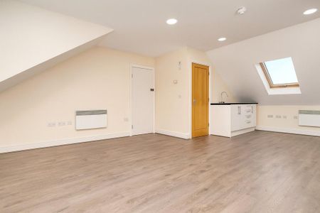 1 bedroom penthouse to rent - Photo 2