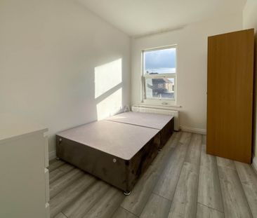 Price £3,300 pcm - Available 06/07/2026 - Furnished - Photo 6