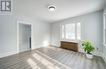 119 ROBINSON STREET - Photo 5