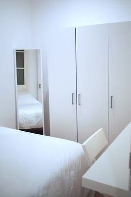 Carrer de Balmes, Barcelona, Catalonia 08008 - Foto 1