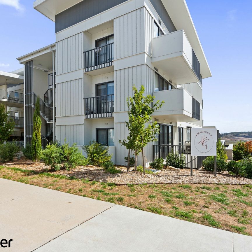 Stylish and modern 1-bedroom apartment - Photo 1