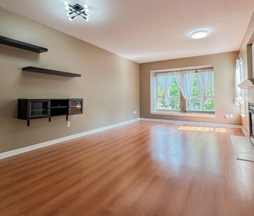 Spacious 3 Bed Corner Townhouse With Double Garage In Camelot Villa... - Photo 4