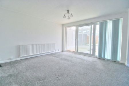 Gainsborough Crescent, Eastbourne, BN23 7NL - Photo 3