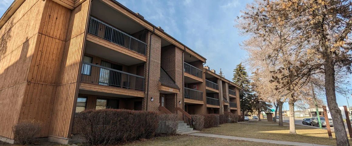 Mainstreet Fairmont Village Apartments — 3 Bedroom - Photo 1