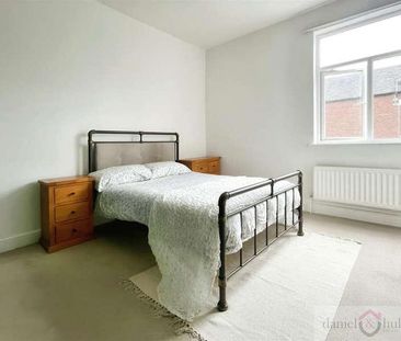 Cromwell Terrace, Leek, ST13 - Photo 4