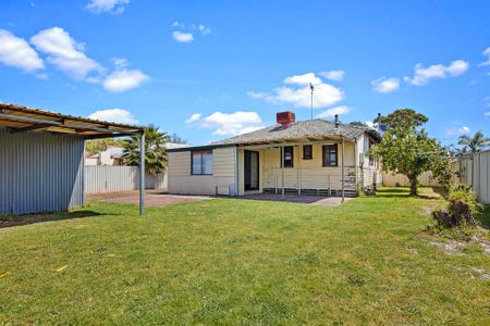 Cosy Carey Park Home - Photo 4