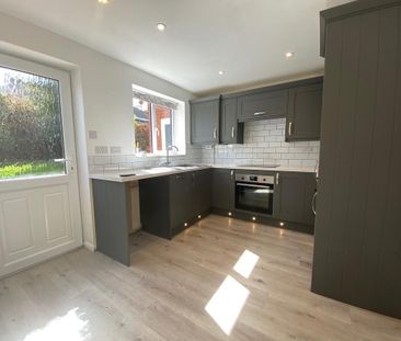 3 bedroom semi-detached house to rent - Photo 3