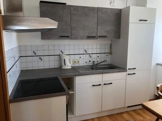 Große 3-Zimmerwohnung mit Einbauküche und großer Terrasse. - Foto 1