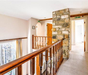 4 bedroom end of terrace house to rent - Photo 1