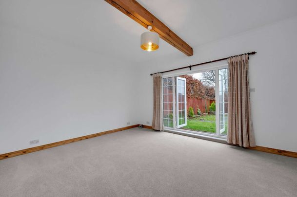 Located in an exclusive Guildford location and close to fantastic riding/walking country, a detached four bedroom property within a short drive from town centre and stations. - Photo 1