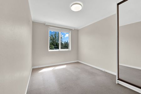 Convenience & lifestyle on one of South Yarra's most prestigious streets - Photo 3