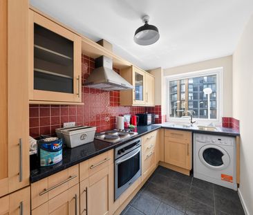 Fishguard Way, London, E16 2RG - Photo 6