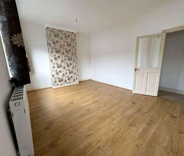 St Albans Avenue, East Ham, London, E6 - Photo 6