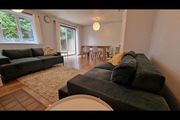 4 Bed Terraced House, Highcrown Mews, SO17 - Photo 1