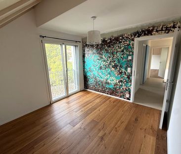 Helle 4.5-Zimmer-Wohnung mit zwei Balkonen und einer grosszügigen G... - Photo 3