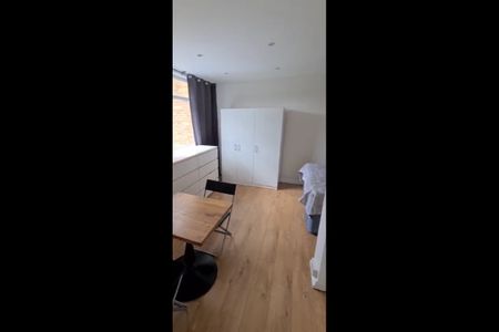 Room in a Shared House, Windsor Crescent, HA9 - Photo 4