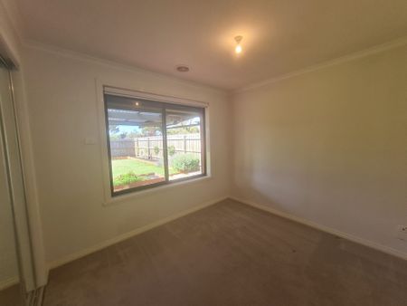 IMMACULATE FAMILY LIVING - Photo 4