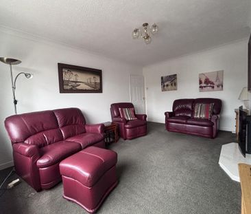 3 bedroom semi-detached bungalow to rent - Photo 1
