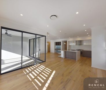Unique Designed Ex-display Home - Photo 2