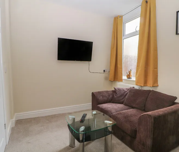 11 bedroom terraced house to rent - Photo 4