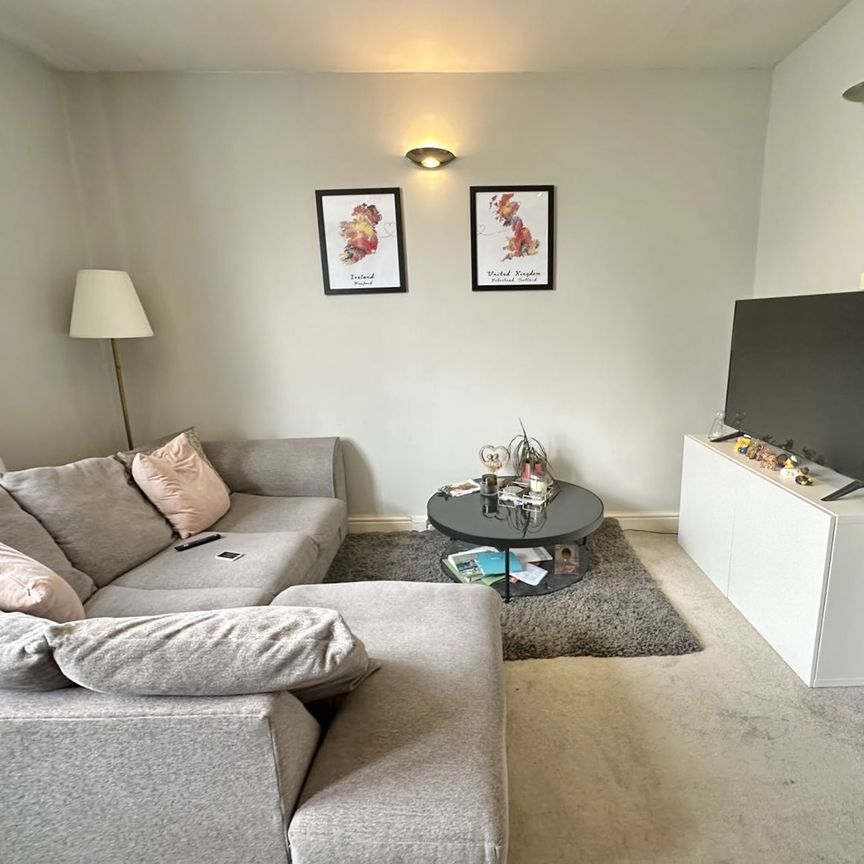 Hampden Road, London - Photo 1