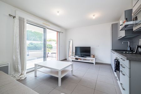 NICE / FABRON - Studio MEUBLE avec terrasse et garage - Photo 5