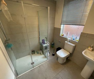 6 bedroom terraced house to rent - Photo 5