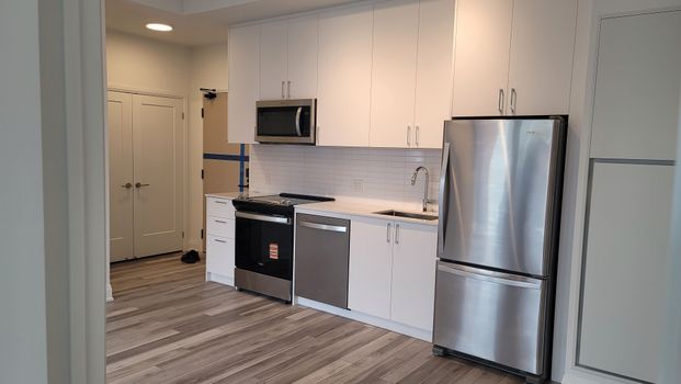 For Lease - 3250 Carding Mill Trail Unit# 524, Oakville, Ontario - Photo 1