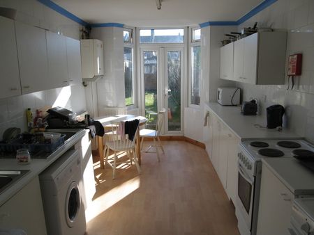 Room in a Shared House, Glenwood Road, N15 - Photo 2