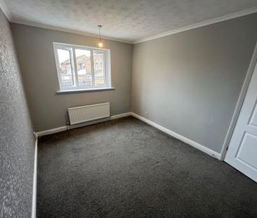 4 bedroom Detached house To Let - Photo 1