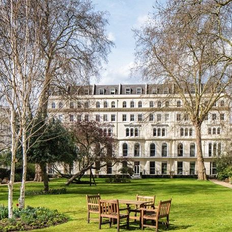 Kensington Gardens Square, London - Photo 1