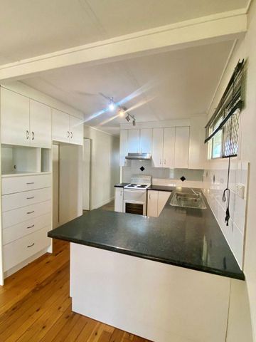 Comfortable Family Home in the Heart of Gracemere - Photo 2