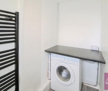 2 bedroom semi-detached house to rent - Photo 3