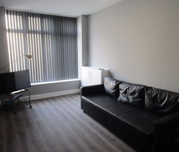 Kensington, Kensington Fields. - Photo 1