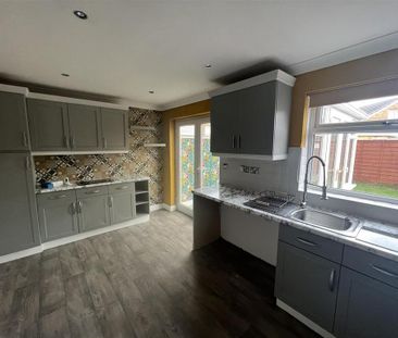 2 bedroom semi-detached house to rent - Photo 6