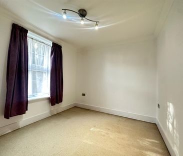 2 Bedroom Flat - Photo 3