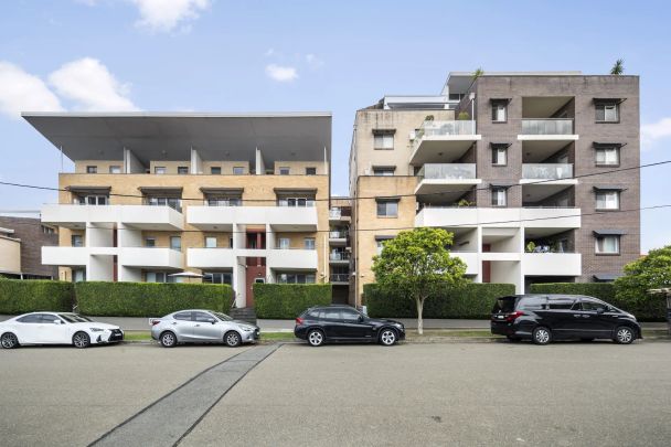 Modern 2-Bed Apartment for Rent, Prime Banksia Location - Photo 1