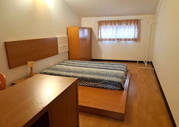 Apartamento T3 com sótão, mobilado e equipado, no Bairro do Liceu!