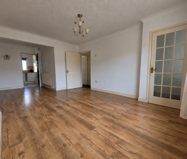 2 bedroom end of terrace house to rent - Photo 2