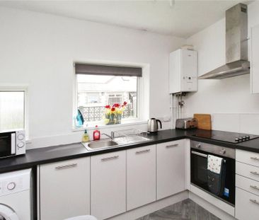 2 bedroom semi-detached house to rent - Photo 5