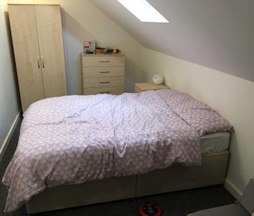 6 bedroom terraced house to rent - Photo 2