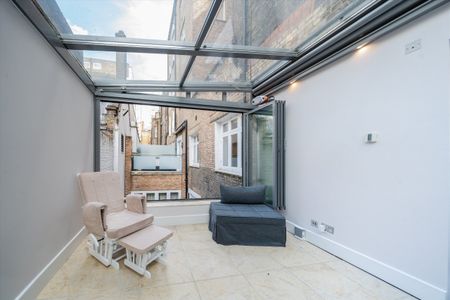 Kensington Court, Kensington, W8 - Photo 3